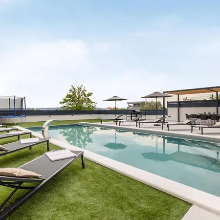 Moonlit Mirage With Pool, Gym And Sauna - Five Bedroom With Pool * Kastela