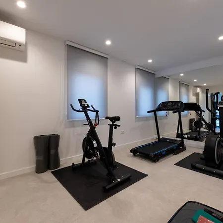 Moonlit Mirage With Pool, Gym And Sauna - Five Bedroom With Pool