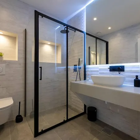 Villa Moonlit Mirage With Pool, Gym And Sauna - Five Bedroom With Pool