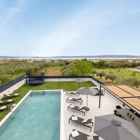 Moonlit Mirage With Pool, Gym And Sauna - Five Bedroom With Pool Villa Kastela