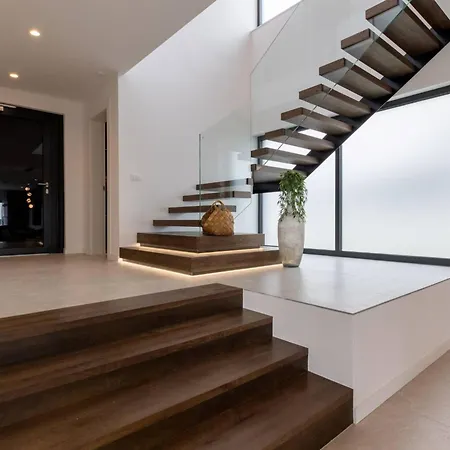 Moonlit Mirage With Pool, Gym And Sauna - Five Bedroom With Pool