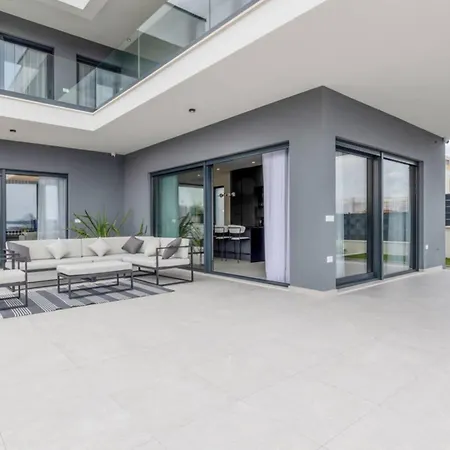 Villa Moonlit Mirage With Pool, Gym And Sauna - Five Bedroom With Pool